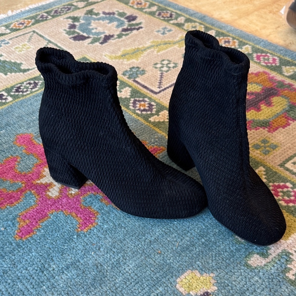 Elegant Black Ankle Boots